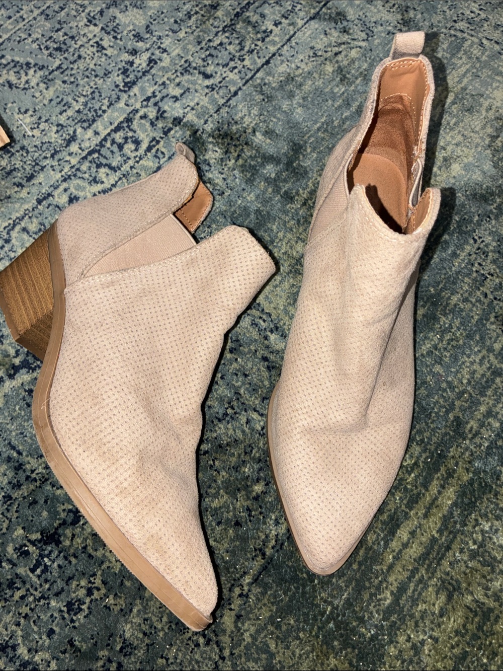 Universal Thread 8 Women’s Taupe Suede Ankle Booties Slip-On Suede